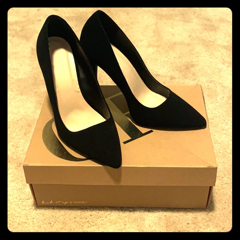 Charlotte Russe Black Pumps Size 7